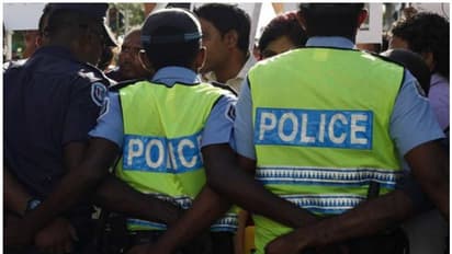 ബിക്കിനി ധരിച്ചെത്തിയ യുവതിയെ ബലാത്ക്കാരമായി അറസ്റ്റ് ചെയ്ത് മാലിദ്വീപ് പൊലീസ്