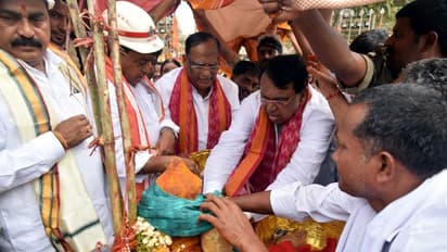 మేడారం జాతర... వనదేవతలను దర్శించుకున్న కేంద్ర మంత్రి అర్జున్ ముండా (ఫోటోలు)