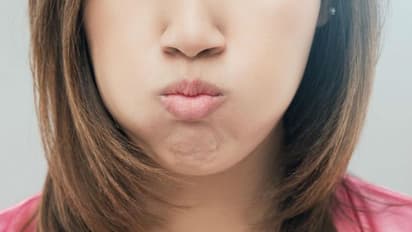 മൗത്ത്വാഷിന് പകരം വായില് കൊള്ളാം വെളിച്ചെണ്ണ; ഗുണം പലതാണ്...