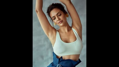 రామ్ చరణ్ ఐటమ్ బ్యూటీ రచ్చ.. బోల్డ్ ఫోజులు తట్టుకోగలరా!