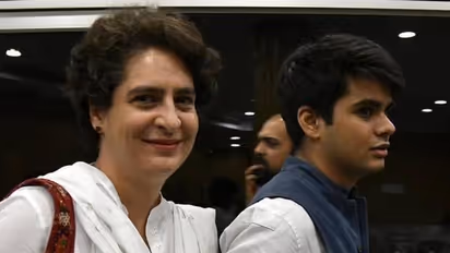 Priyanka Gandhi: కొడుకు ట్రీట్మెంట్ కోసం రేపు హైదరాబాద్కు రానున్న ప్రియాంక గాంధీ..