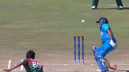 అండర్19 ఫైనల్:  కొంచమైతే దివ్యాంశ్ సక్సేనా తలపగిలిపోయేది..