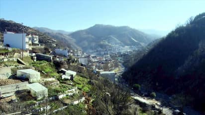 ആ പ്രത്യേക അതിര്ത്തി, അകത്തേക്കും പുറത്തേക്കും കടക്കാന് പാസ് വേണ്ടിവന്ന ഗ്രാമം!