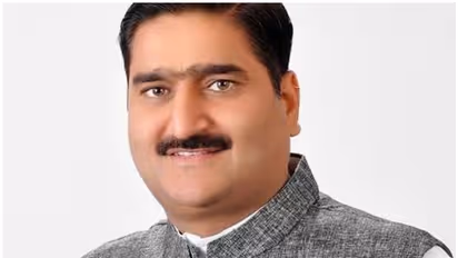 പാകിസ്ഥാനിലേക്ക് പോകൂ; കവി മുനവർ റാണയുടെ മകളോട് വിദ്വേഷ ആഹ്വാനവുമായി ബിജെപി എംപി സതീഷ് ഗൗതം