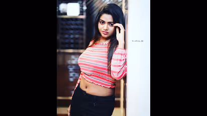 உரசி உராய்ந்து... கட்டித் தழுவி விரகதாபத்தை தூண்டும் ஷாலு ஷம்மு... ஏக்கப்பெருமூச்சு விட வைக்கும் வீடியோ..!