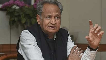 कांग्रेस विधायक बोले शराब की दुकानें खोले सरकार, शराब से साफ होता है कोरोना