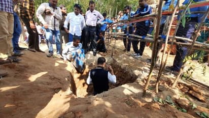 ভাতারে সুড়ঙ্গ ঘিরে ঘনাচ্ছে রহস্য, নমুনা সংগ্রহ পুরাতত্ত্ব বিভাগের