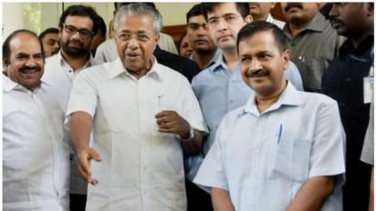 കെജ്രിവാളിനെ ആശംസിച്ച് പിണറായി വിജയൻ ; "ബിജെപിക്ക് ജനം നൽകിയ തിരിച്ചടി"