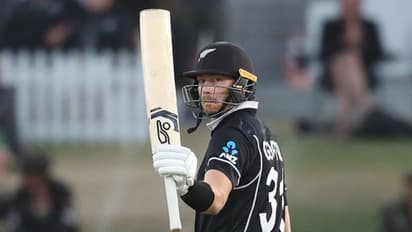 NZ vs IRE: கப்டில் சதம்; நிகோல்ஸ் காட்டடி அரைசதம்! 3வது ODIயில் அயர்லாந்துக்கு கடின இலக்கை நிர்ணயித்தது நியூசி