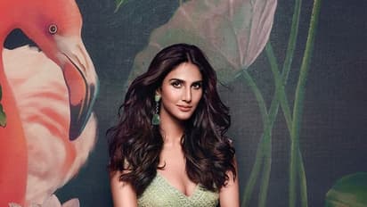 నాని హీరోయిన్ రెచ్చిపోతోందిగా.. హాట్ ఫొటోస్ వైరల్!