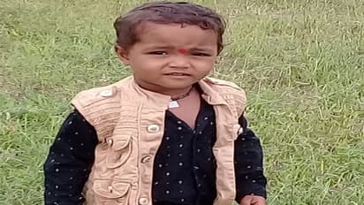 విషాదం... సపోటా పండు తిని చిన్నారి మృతి