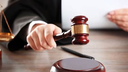 గుర్తింపు లేని చైతన్య నారాయణ కాలేజీలపై చర్యలు తీసుకొండి:హైకోర్టు