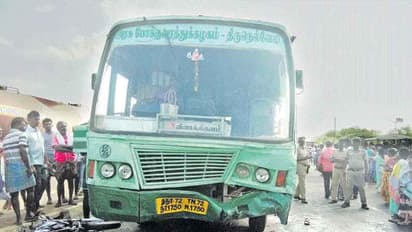 இருசக்கர வாகனத்தின் மீது பயங்கரமாக மோதிய அரசு பேருந்து..! துடிதுடித்து பலியான அண்ணன்-தம்பி..!