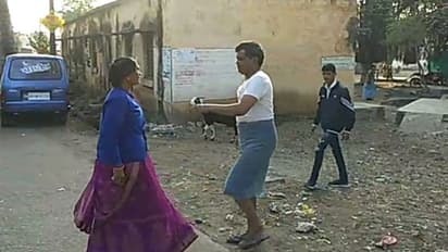 सौतन के संग मजे में थे TI साब, अचानक पहुंच गई पत्नी, फिर क्या था... लुंगी में ही थाने में छुपने लगे