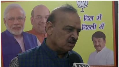 അരവിന്ദ് കെജ്രിവാൾ തീവ്രവാദിയാണെന്ന് നിയുക്ത ബിജെപി എംഎൽഎ ഒ പി ശർമ്മ