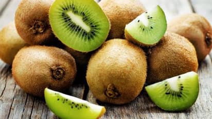 കിവി കഴിച്ചാൽ ഇത്രയും ​ഗുണങ്ങളോ...?