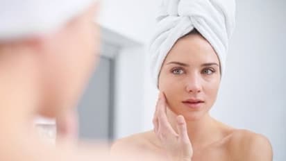 ত্বকের সৌন্দর্য ধরে রাখতে চান, ঘরোয়া টোটকাতেই হবে বাজিমাত