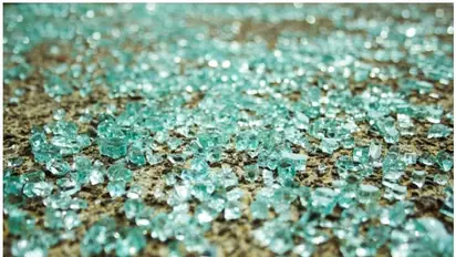 എസ്റ്റേറ്റില്‍ സാമൂഹിക വിരുദ്ധരുടെ അതിക്രമം; മദ്യപിച്ചെത്തി വാഹനത്തിന്‍റെ ചില്ലുകള്‍ തകര്‍ത്തതായി പരാതി