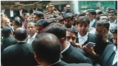 ലക്നൗവിലെ കോടതിയിൽ ബോംബ് സ്ഫോടനം; മൂന്ന് അഭിഭാഷകർക്ക് പരിക്ക്