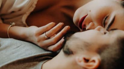 കിസ് ഡേ; ചുംബിച്ചാൽ അഞ്ചുണ്ട് ഗുണങ്ങൾ