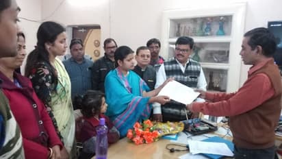 স্বামীহারা গৃহবধূর পাশে মুখ্যমন্ত্রী, আবেদনের কয়েক ঘণ্টার মধ্যে মিলল চাকরি