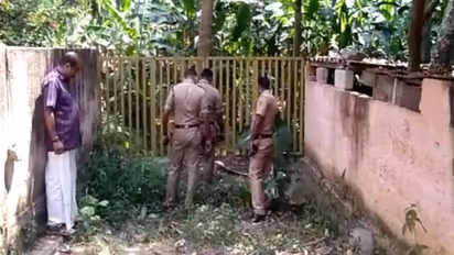 തിരുവനന്തപുരത്ത് വീടുകളുടെ ചുമരിലും റോഡിലും രക്തക്കറ, നാട്ടുകാർ പരിഭ്രാന്തിയിൽ; മനുഷ്യരക്തമെന്ന് പൊലീസ് നിഗമനം