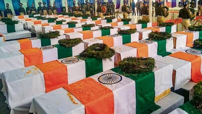 পুলওয়ামায় জঙ্গি হামলার বর্ষপূর্তি, শহিদদের স্মরণ করলেন মুখ্যমন্ত্রী