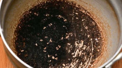 കരി പിടിച്ച പാത്രം വെളുപ്പിക്കാൻ ഇതാ നാല് ഈസി ടിപ്സ്