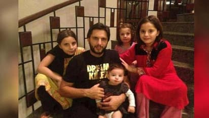 ಆನ್ ಫೀಲ್ಡ್‌ನಲ್ಲೂ ಆಫ್ರಿದಿ ಅಬ್ಬರ, 5ನೇ ಮಗುವಿಗೆ ತಂದೆಯಾದ ಸಿಕ್ಸರ್ ಶೂ