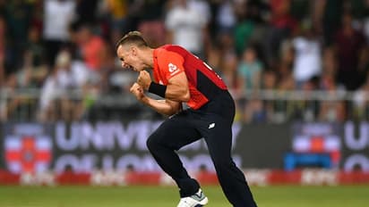 ಐಪಿಎಲ್ ಹರಾಜಿನಲ್ಲಿ RCB ಕೂಡಿಕೊಂಡ ಬೆನ್ನಲ್ಲೇ 4 ಪಂದ್ಯಗಳ ನಿಷೇಧಕ್ಕೆ ಒಳಗಾದ ಸ್ಟಾರ್ ಆಲ್ರೌಂಡರ್..!