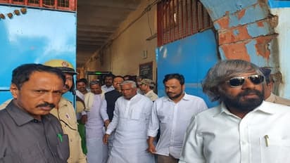 ದೇಶದ್ರೋಹ ಪ್ರಕರಣ: ಬೀದರ್ ಜೈಲಲ್ಲಿ ಶಿಕ್ಷಕಿ, ಜತೆ ಸಿದ್ದು ಮಾತುಕತೆ