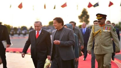 कठपुतली नियाजी को नहीं लगाता है सेना डर