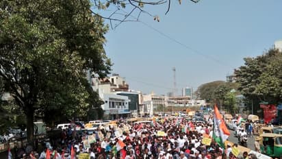 CM ನಿವಾಸಕ್ಕೆ ಮುತ್ತಿಗೆ ಯತ್ನ: ಸಿದ್ದರಾಮಯ್ಯ ಸೇರಿ ‘ಕೈ’ ನಾಯಕರು ಪೊಲೀಸ್ ವಶಕ್ಕೆ