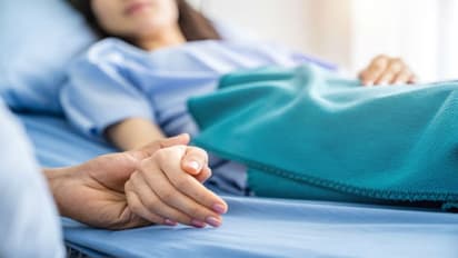 উত্তেজনার বশে যোনিতে আটকে গেল প্লাস্টিকের বোতল, ড্রিল মেশিনের দৌলতে কাটল বিপদ