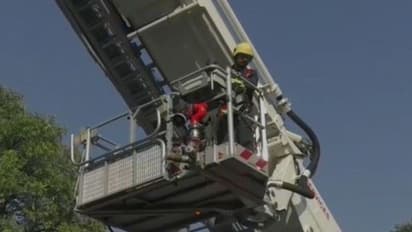 আগুন নেভাবে এবার রোবট,  শহরে এল নতুন প্রযুক্তি