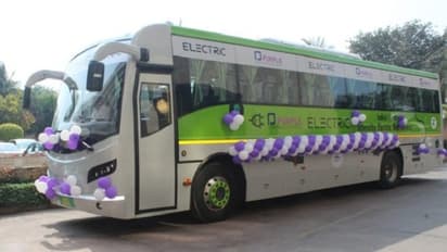 ಭಾರತದ ಮೊದಲ ಇಂಟರ್ ಸಿಟಿ ಎಲೆಕ್ಟ್ರಿಕ್ ಬಸ್ ಉದ್ಘಾಟಿಸಿದ ಗಡ್ಕರಿ!