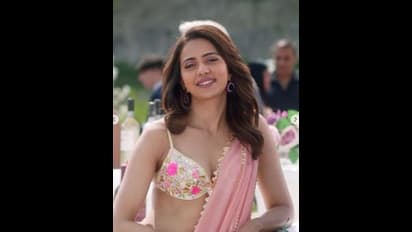 கொரோனா ஊரடங்கு: 200 குடும்பங்களுக்கு உணவளிக்கும் பிரபல நடிகை...!