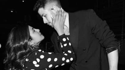 പ്രണയാര്‍ദ്രമായി പ്രിയങ്കയും നിക്കും; പ്രണയദിനാഘോഷ ചിത്രങ്ങള്‍