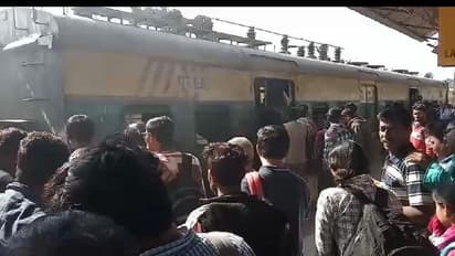 Passengers flout COVID-19 norms on local trains in West Bengal