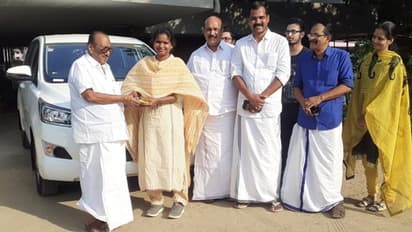 ലോണെടുത്ത് കാര്‍ വാങ്ങി രമ്യ ഹരിദാസ്; 'പെങ്ങളൂട്ടി' ഇനി ക്രിസ്റ്റയില്‍ പാഞ്ഞെത്തും