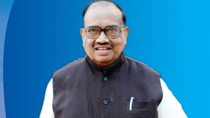 ఏపీ మాజీ స్పీకర్ అగరాల ఈశ్వర్ రెడ్డి మృతి: ఎన్టీఆర్‌పై పోటీతో సంచలనం