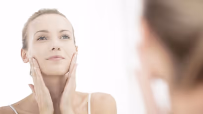 യാത്ര കഴിഞ്ഞ് എത്തുമ്പോള് മുഖത്തിന്റെ തിളക്കം പോകുന്നുണ്ടോ?