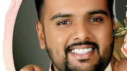 വീട്ടിലെ തീപിടുത്തത്തില് നിന്ന് ഭാര്യയെ രക്ഷിക്കാന് ശ്രമിക്കുന്നതിനിടെ പൊള്ളലേറ്റ പ്രവാസി യുവാവ് മരിച്ചു