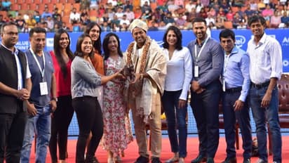 Leander Paes given rousing farewell at Bengaluru Open
