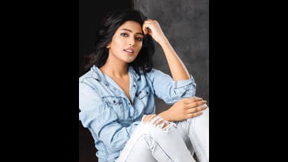 తెలుగమ్మాయి హాట్ షో.. వేరే లెవెల్ అంతే..!