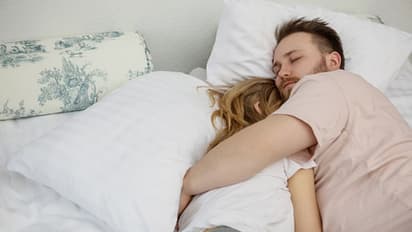 মেদবহুল পুরুষরাই উদ্দাম যৌনতায় এগিয়ে, সমীক্ষায় উঠে এল চাঞ্চল্যকর তথ্য