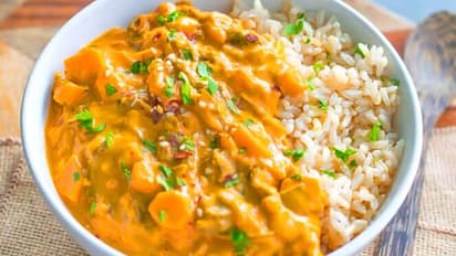 ನಿರ್ಗತಿಕರಿಗೆ ಶಾಸಕ ತಮ್ಮಣ್ಣರಿಂದ ನಿತ್ಯ ಊಟ