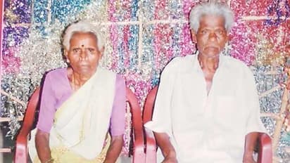 95 வயதில் மரணமடைந்த கணவர்..! அதிர்ச்சியில் உடலை கட்டியணைத்து உயிர் விட்ட மனைவி..!
