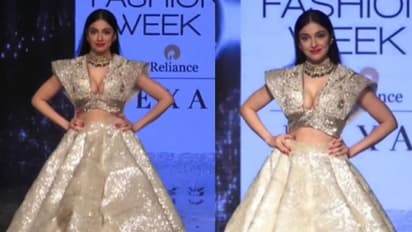 র্যাম্পে খুলল ল্যাহেঙ্গা, মুহূর্তে ঘুরে দাঁড়ালেন বলিউড অভিনেত্রী