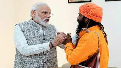 মেয়ের বিয়েতে আমন্ত্রণ করেছিলেন রিক্সাচালক, দেখা করে অভিনন্দন জানালেন প্রধানমন্ত্রী